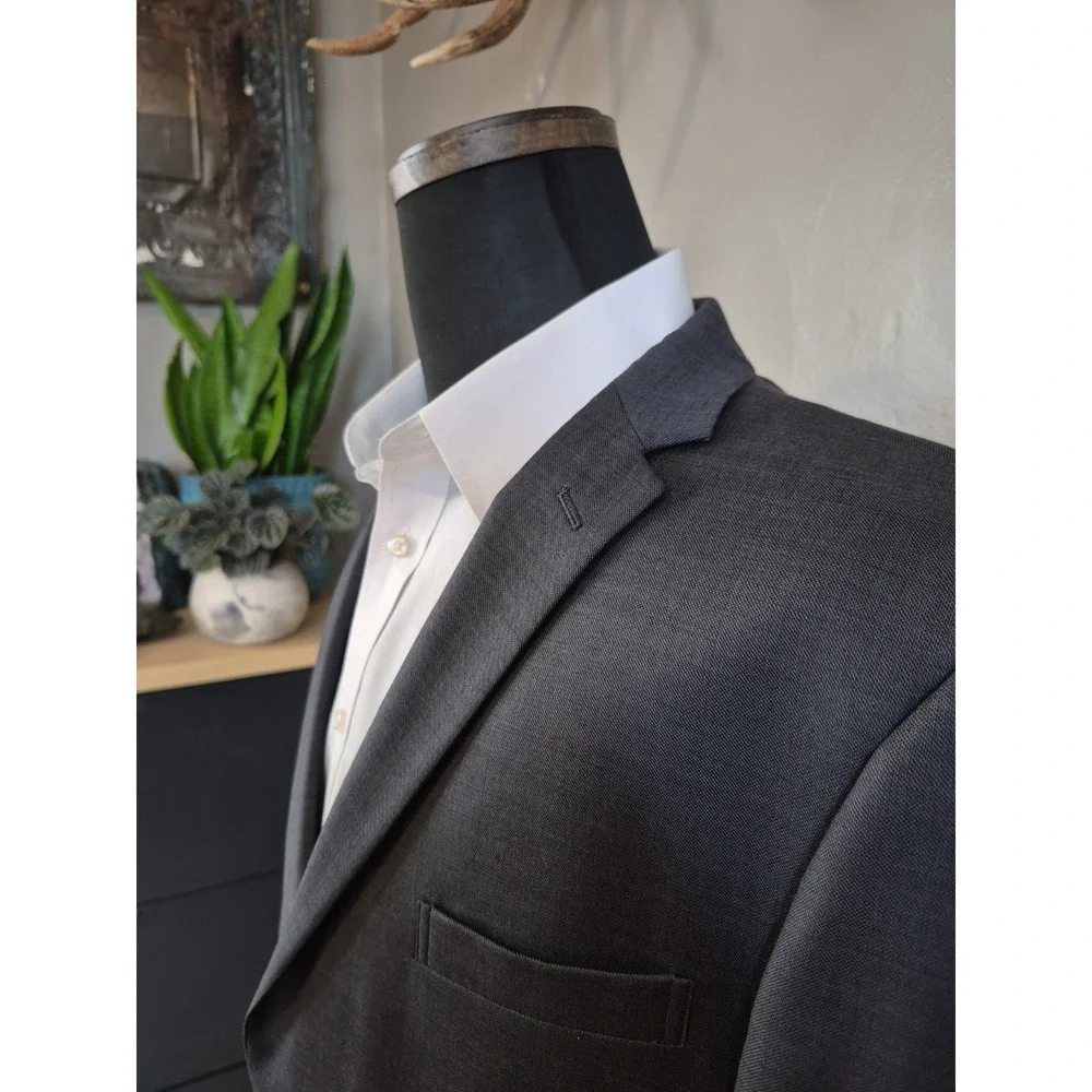 Jos A Bank Mens Slim Fit Sports Coat 43L Gray Wool 2 Button Blazer M801